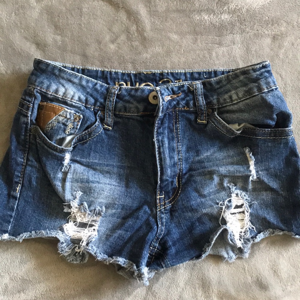 High wasted short